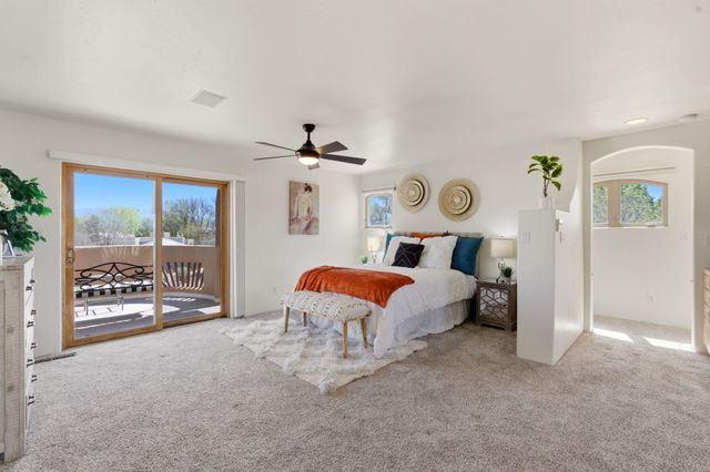 5901 Tierra Viva Place NW, Albuquerque, NM 87107