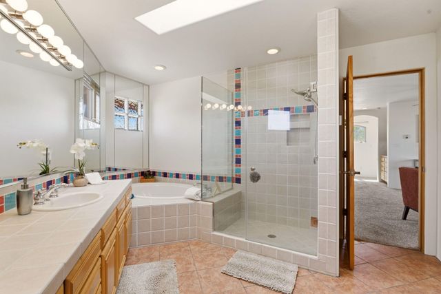 5901 Tierra Viva Place NW, Albuquerque, NM 87107