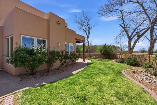 5901 Tierra Viva Place NW, Albuquerque, NM 87107