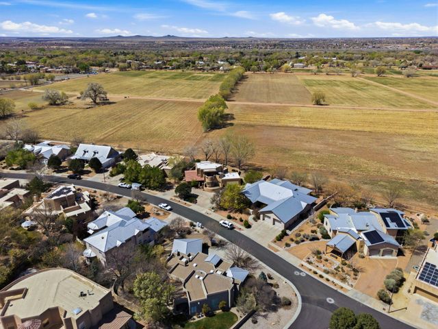 5901 Tierra Viva Place NW, Albuquerque, NM 87107