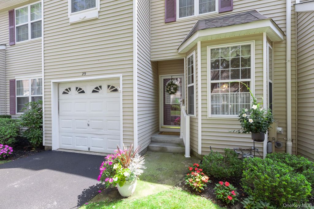29 Avery Court, Nesconset, NY 11767 — photo 3