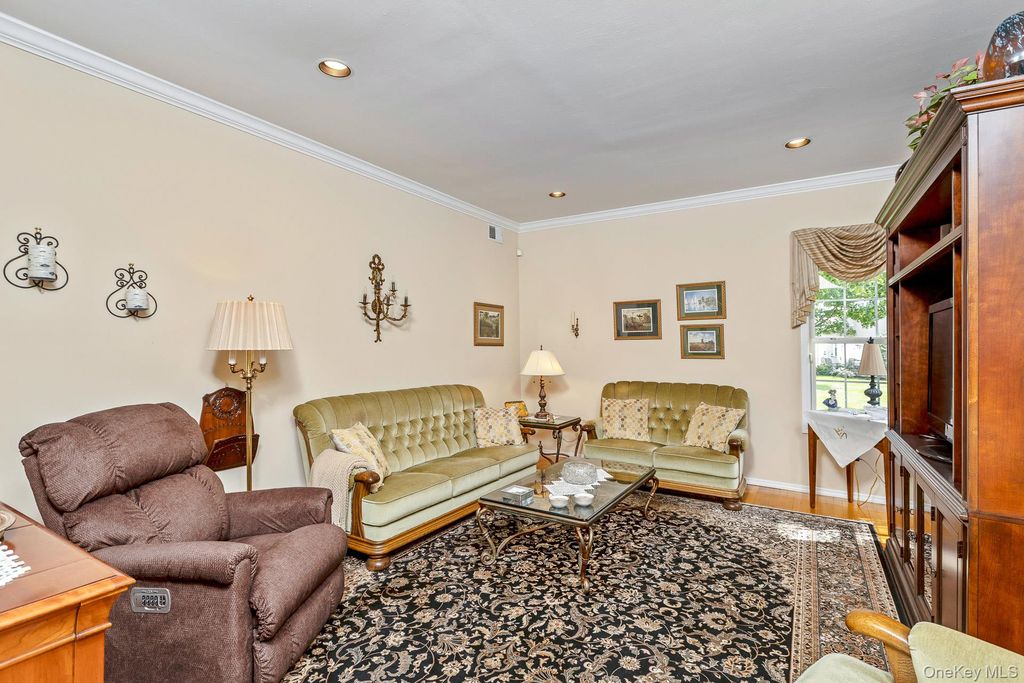 29 Avery Court, Nesconset, NY 11767 — photo 5