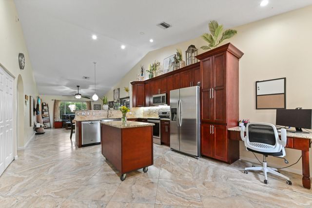 8404 Long Bay, West Palm Beach, FL 33411