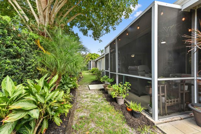 8404 Long Bay, West Palm Beach, FL 33411