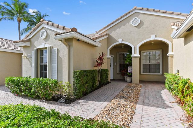 8404 Long Bay, West Palm Beach, FL 33411
