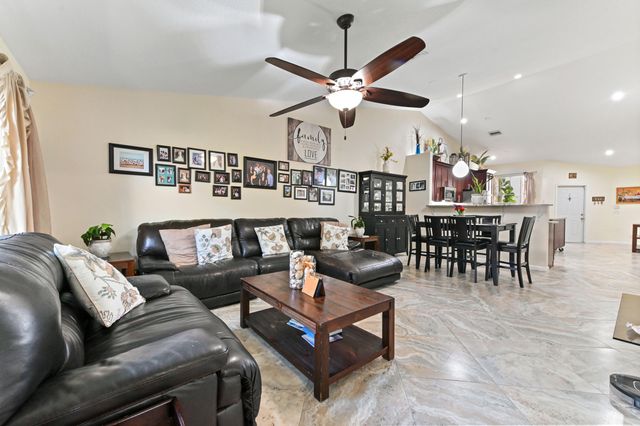 8404 Long Bay, West Palm Beach, FL 33411