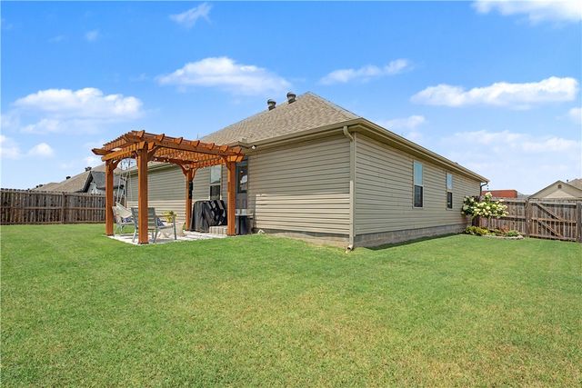1011 Monarch Road, Centerton, AR 72719