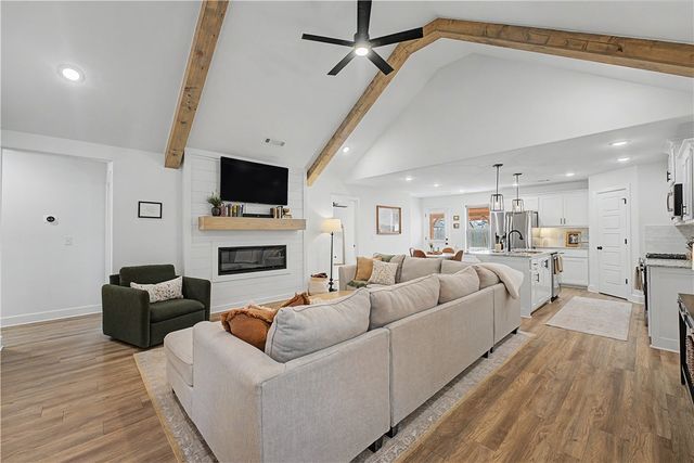 1011 Monarch Road, Centerton, AR 72719