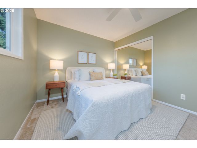 5005 Sw MITCHELL St 3, Portland, OR 97221