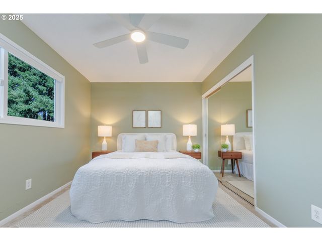 5005 Sw MITCHELL St 3, Portland, OR 97221