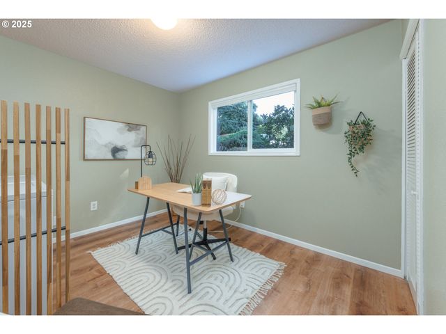 5005 Sw MITCHELL St 3, Portland, OR 97221