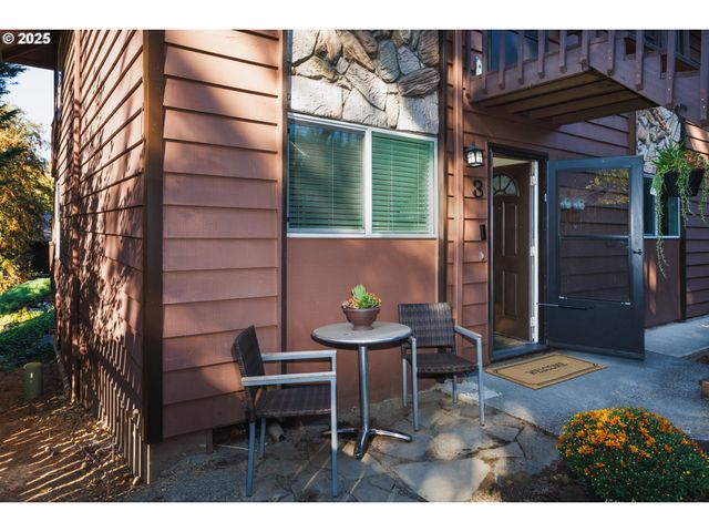 5005 Sw MITCHELL St 3, Portland, OR 97221