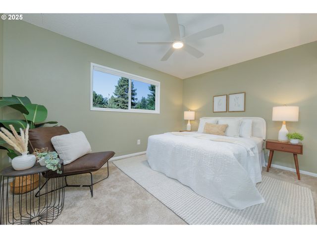 5005 Sw MITCHELL St 3, Portland, OR 97221