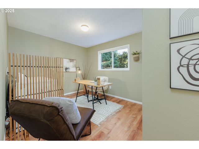 5005 Sw MITCHELL St 3, Portland, OR 97221