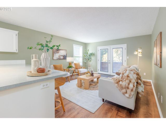 5005 Sw MITCHELL St 3, Portland, OR 97221