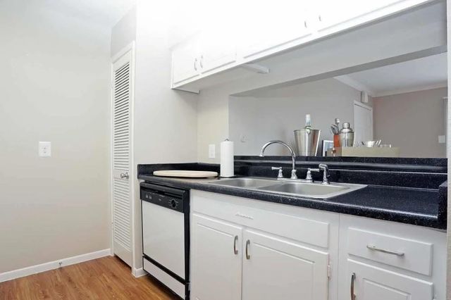 2338 West 18th Street 010, Houston, TX 77008