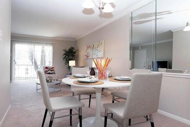 2338 West 18th Street 010, Houston, TX 77008
