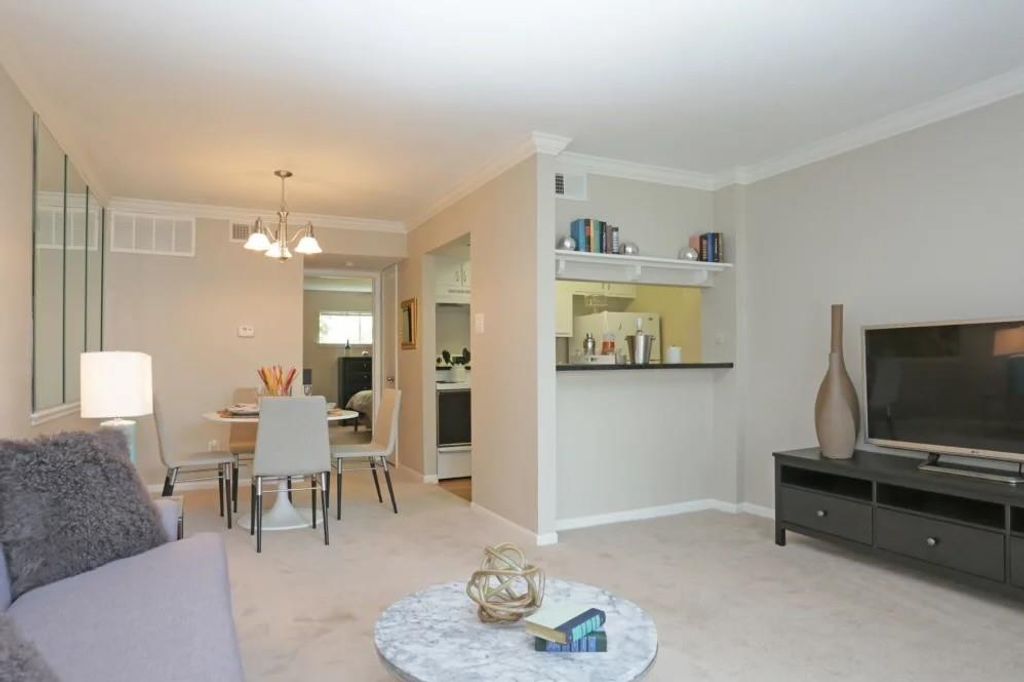 2338 West 18th Street 010, Houston, TX 77008