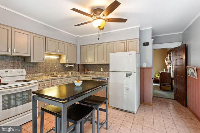 106 LAWRENCE AVE, Barrington, NJ 08007