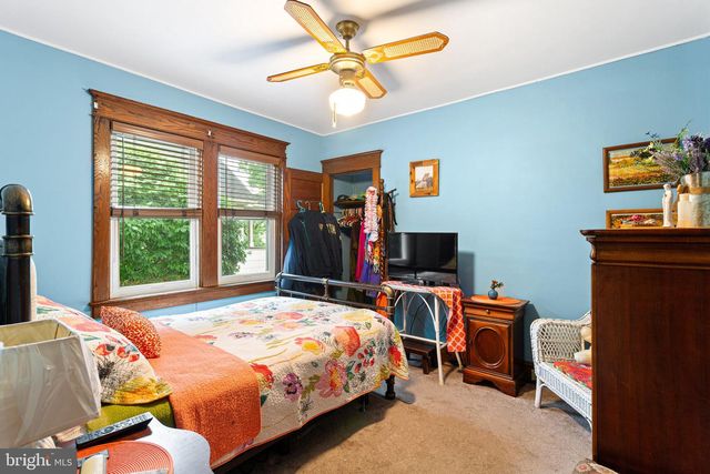 106 LAWRENCE AVE, Barrington, NJ 08007