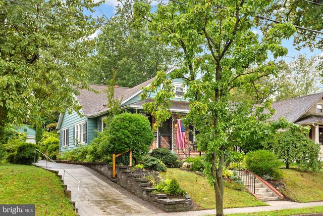 106 LAWRENCE AVE, Barrington, NJ 08007