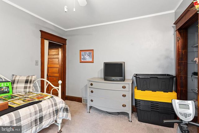 106 LAWRENCE AVE, Barrington, NJ 08007