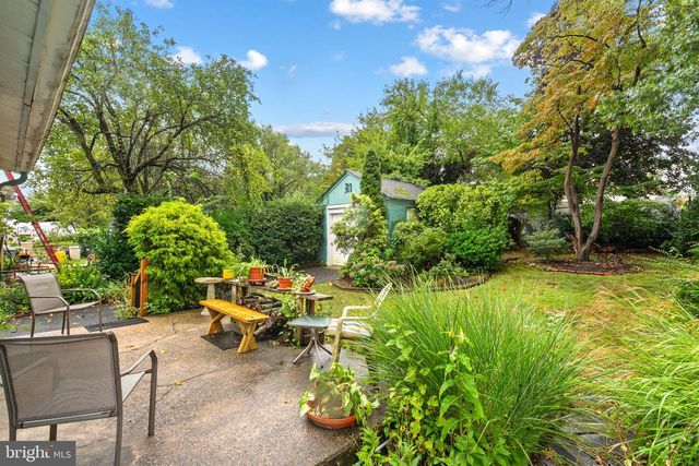 106 LAWRENCE AVE, Barrington, NJ 08007