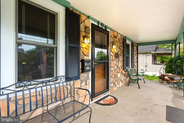 106 LAWRENCE AVE, Barrington, NJ 08007