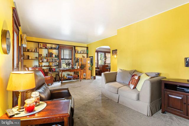 106 LAWRENCE AVE, Barrington, NJ 08007