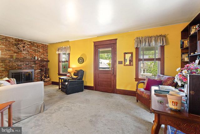 106 LAWRENCE AVE, Barrington, NJ 08007