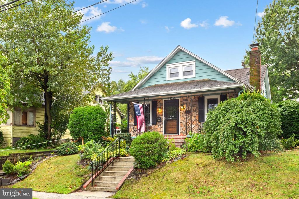 106 LAWRENCE AVE, Barrington, NJ 08007
