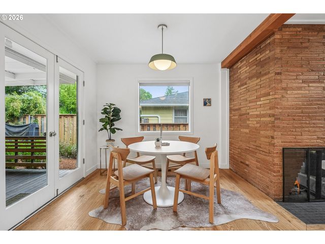 5383 Se MALDEN Dr, Portland, OR 97206