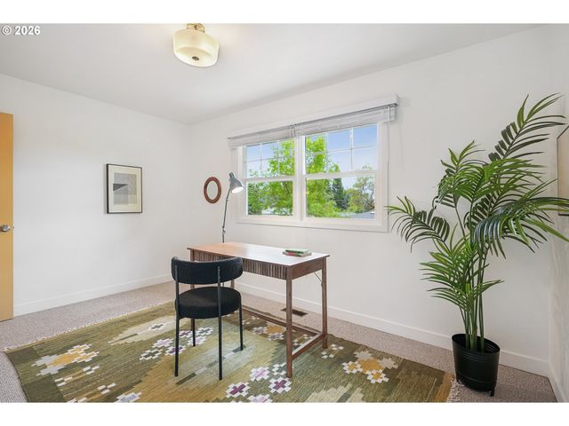 5383 Se MALDEN Dr, Portland, OR 97206