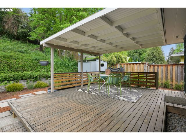 5383 Se MALDEN Dr, Portland, OR 97206