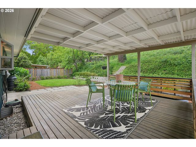 5383 Se MALDEN Dr, Portland, OR 97206