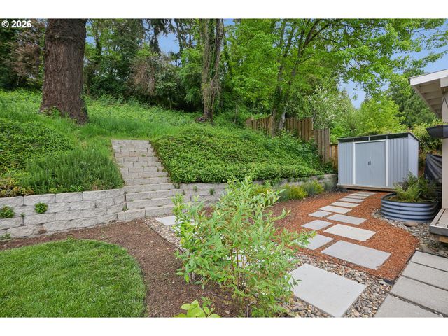 5383 Se MALDEN Dr, Portland, OR 97206