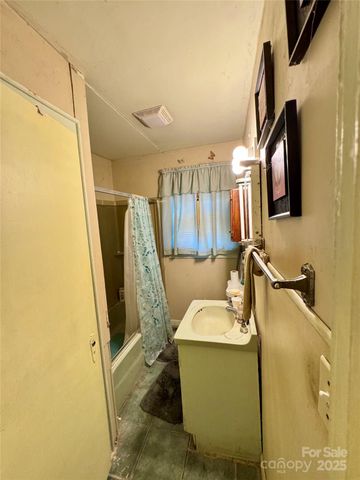 4073 Lee Cline Road, Conover, NC 28613