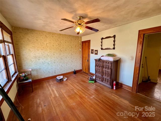 4073 Lee Cline Road, Conover, NC 28613