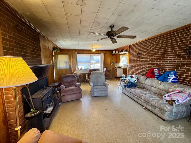 4073 Lee Cline Road, Conover, NC 28613