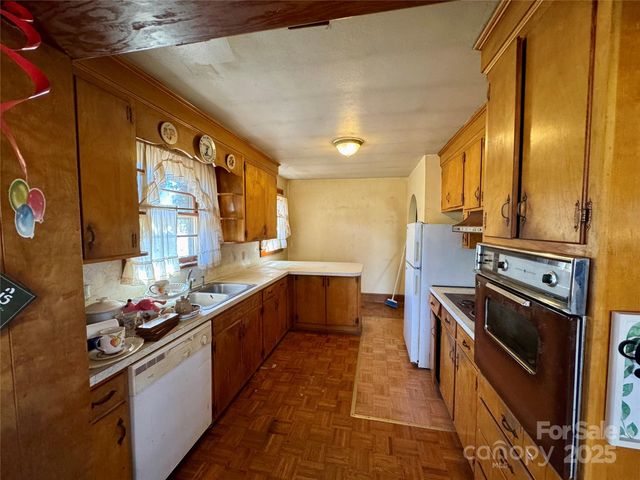4073 Lee Cline Road, Conover, NC 28613