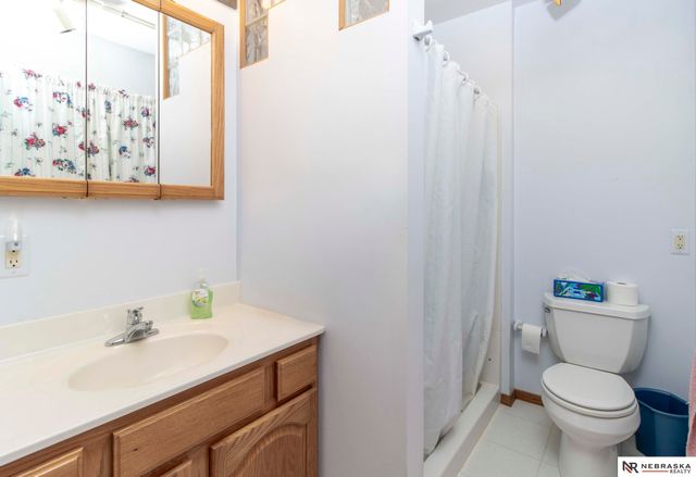 21901 Teselle Court, Hickman, NE 68372