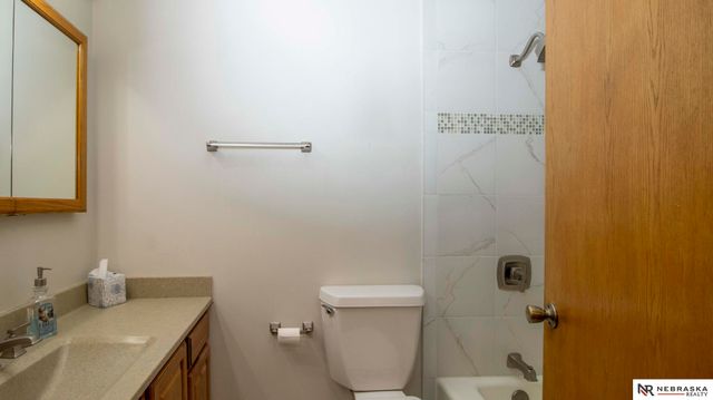 21901 Teselle Court, Hickman, NE 68372