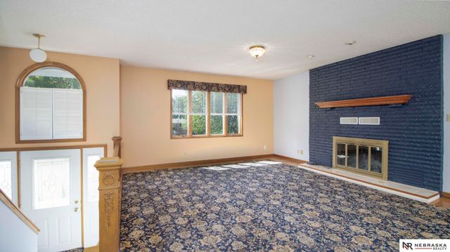 21901 Teselle Court, Hickman, NE 68372