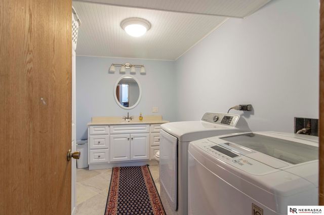 21901 Teselle Court, Hickman, NE 68372