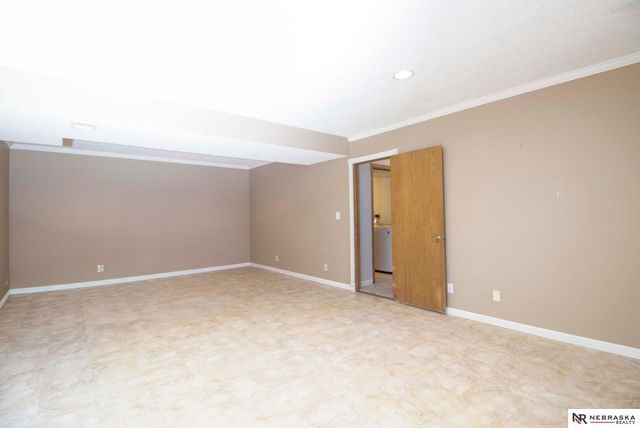 21901 Teselle Court, Hickman, NE 68372