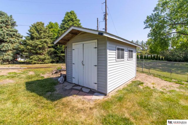 21901 Teselle Court, Hickman, NE 68372