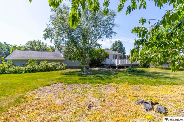 21901 Teselle Court, Hickman, NE 68372