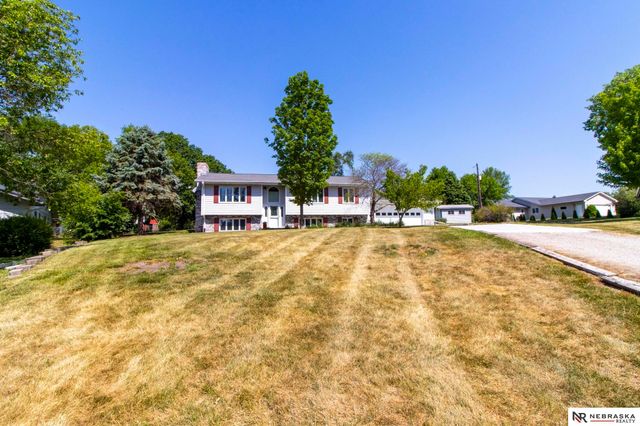 21901 Teselle Court, Hickman, NE 68372