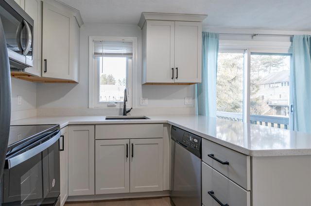 36 Profile Circle, Nashua, NH 03063