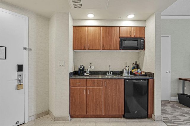 18001 Collins Avenue 2609, Sunny Isles Beach, FL 33160